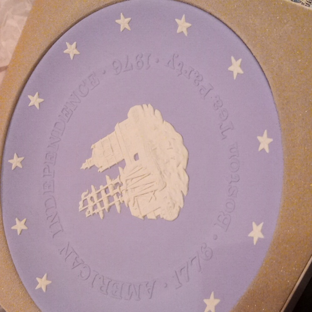 Bicentennial of American Independence Jasper Plate by WedgewoodBoston Tea Party - Picture 1 of 2